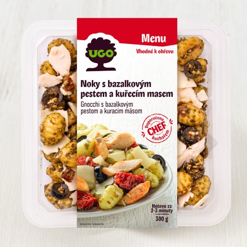 Noky s bazalkovým pestem a kuřecím masem