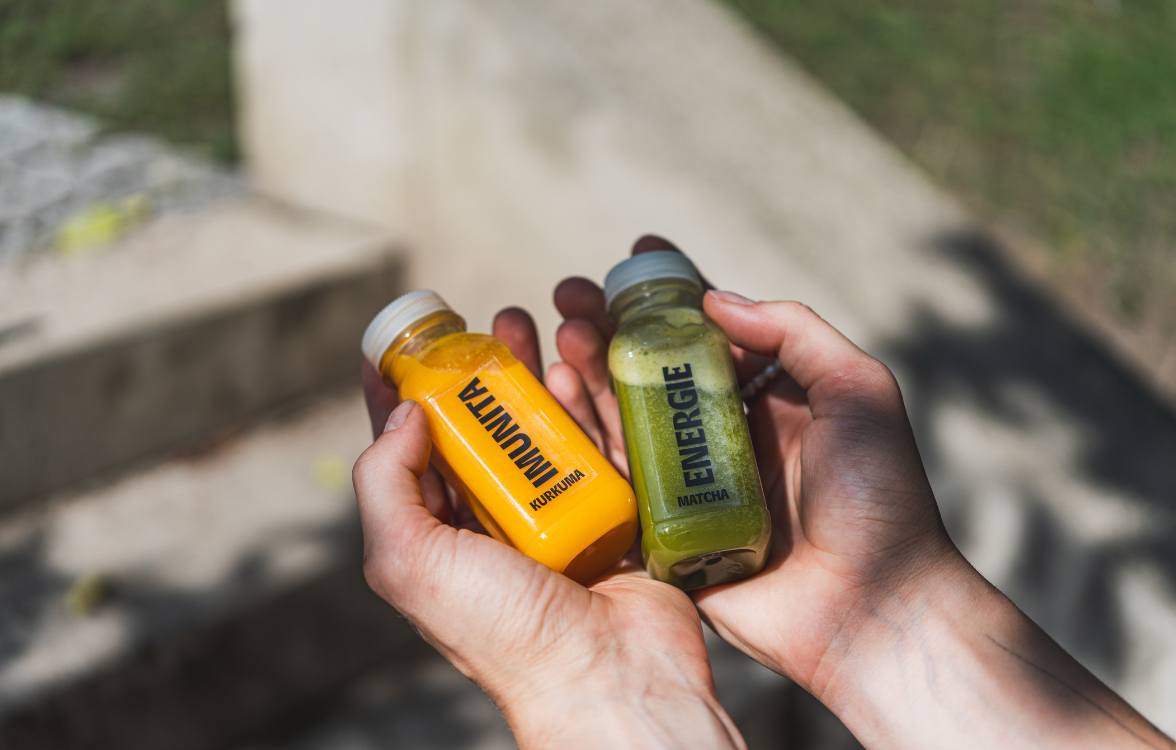 Čerstv&yacute; UGO sal&aacute;t se s&yacute;rem a z&aacute;livkou